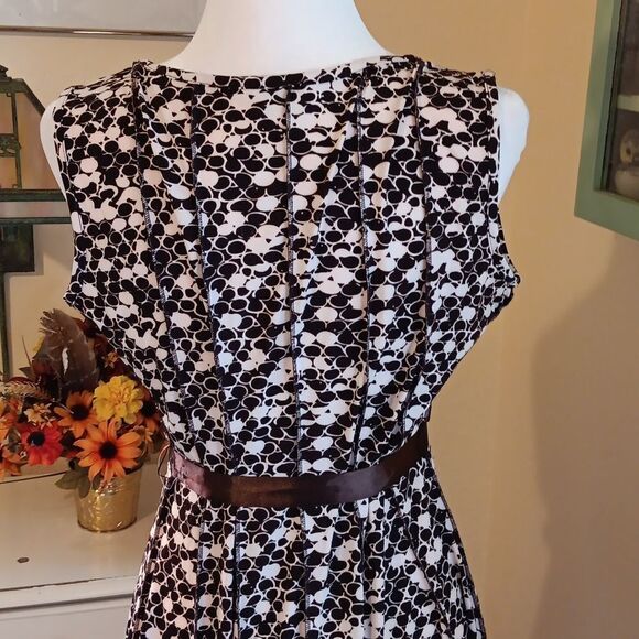 Haani Soft Knit Dress - Picture 8 of 12